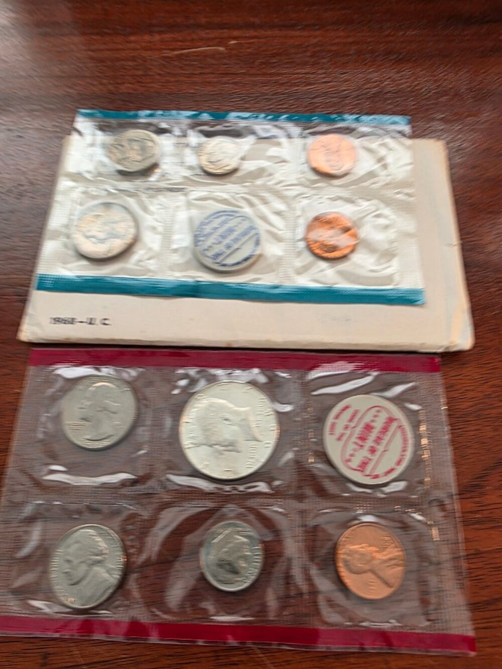 1968 UNITED STATES MINT UNCIRCULATED SET OF COINS P/D IN ENVELOPE